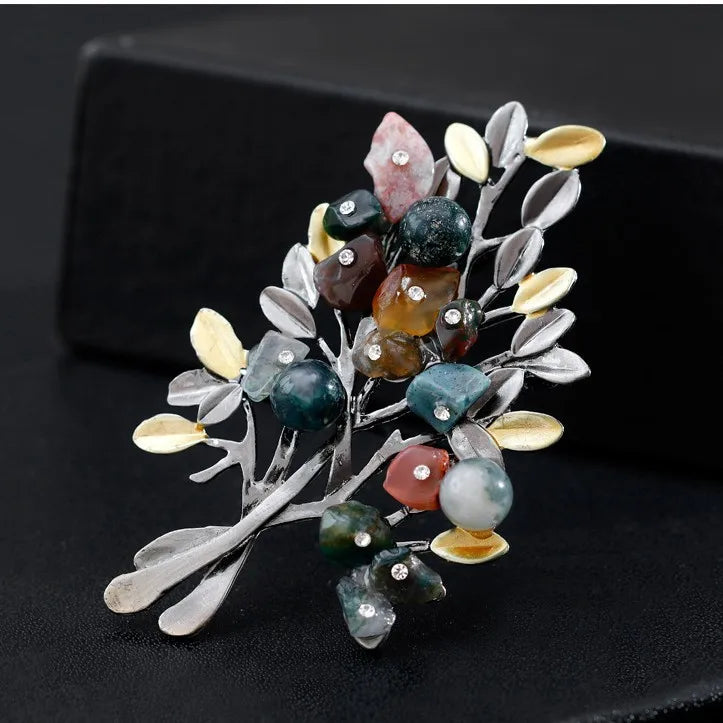 Fashionable Glitter Sweet Christmas Trendy Brooches for Girls Dainty Glamorous Fine Pins Jewelry for Women Ladies Accessories