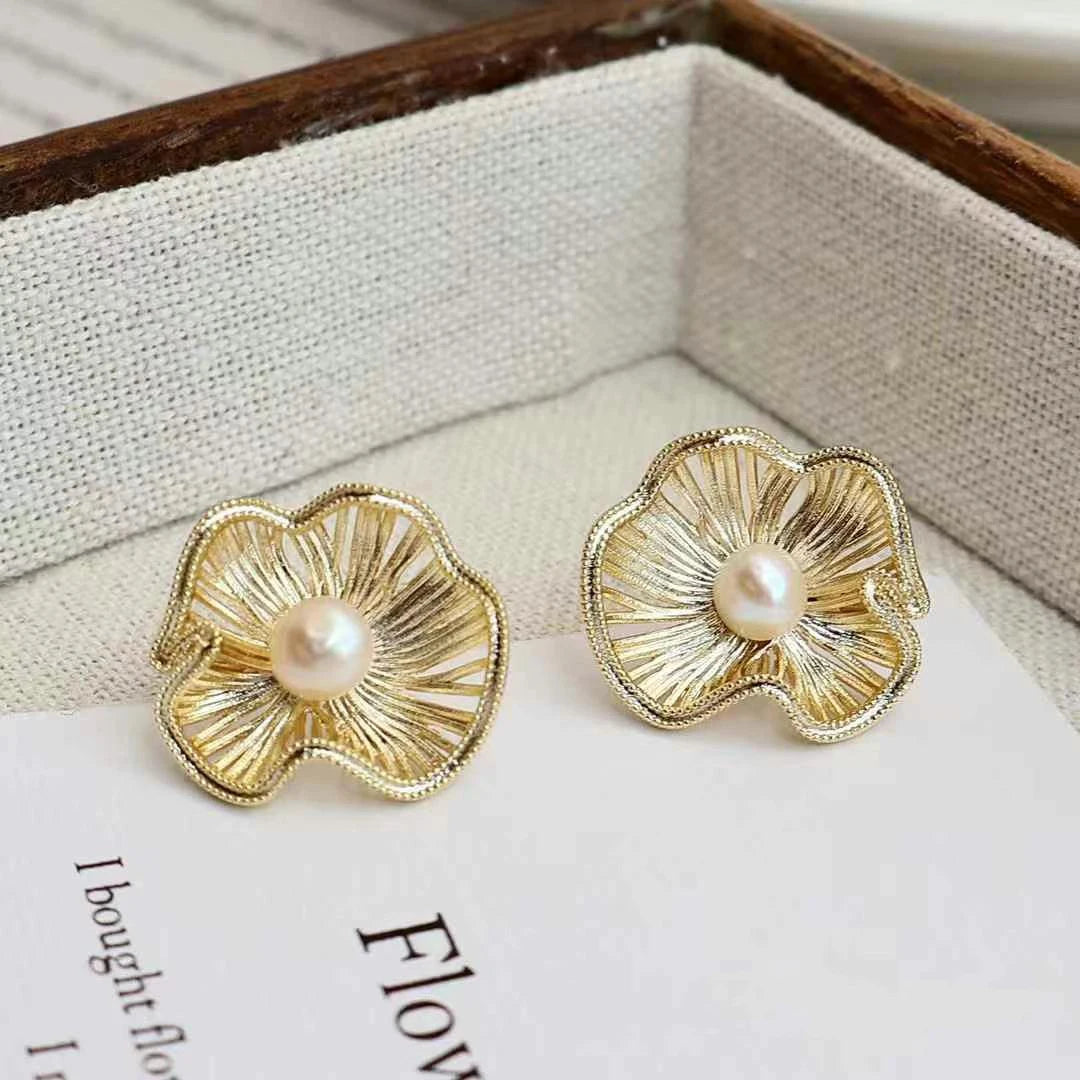 Simple Alphabet Minimalistic Imitation Pearl Stud Earrings for Girls Sweet Cute Elegant Jewellry for Women Ladies Accessories