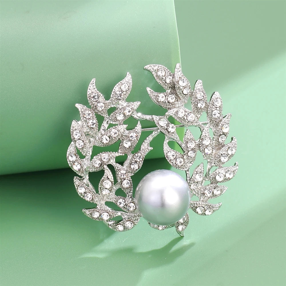 Fashion Glitter Sparkle Elegant Imitation Pearl Brooches for Girls Sweet Cute Pins Jewelry for Women Ladies Accessories Chic