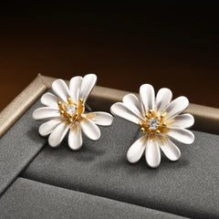 Korean Trendy Pastel Little Daisy Stud Earrings for Women Sweet Simple Flower Earrings Exquisite Design Ear Accessory Wholesale