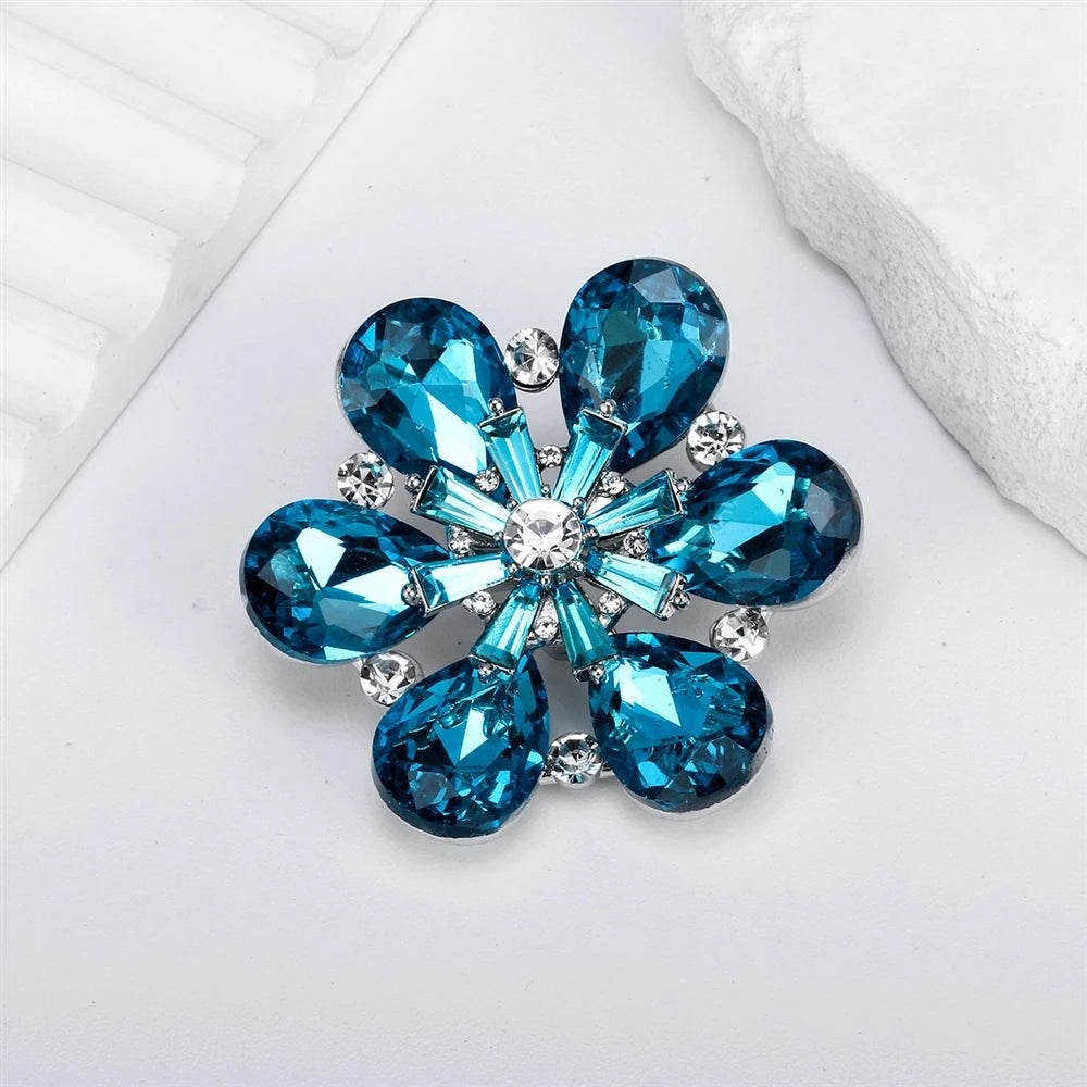 Fashion Glitter Sweet Rhinestone Brooches for Girls Snow Flake Pins Jewelry for Women Ladies Accessories New Design Hot Sale
