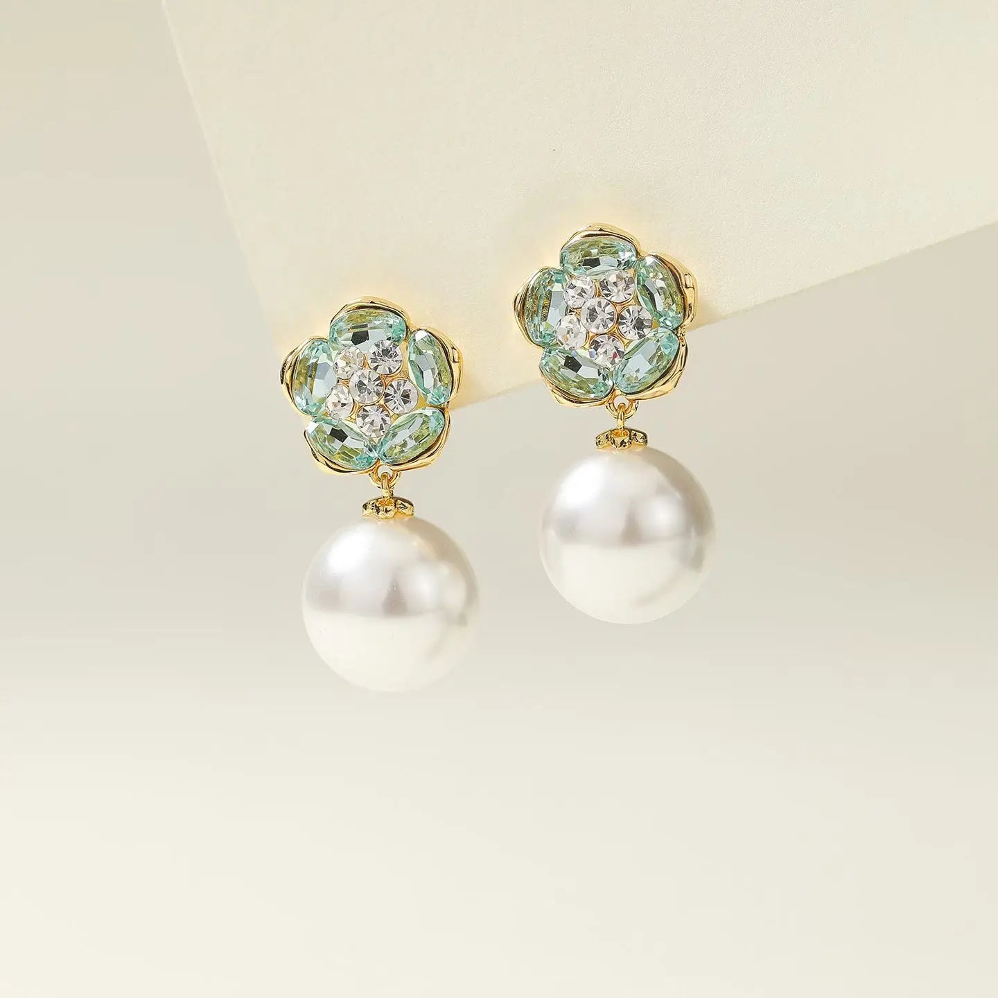 Fashion Flower Imitation Pearl Luxury Drop Earrings for Girls Elegant Graceful Trendy Jewelry for Women Ladies Accessories Chic