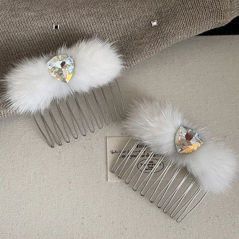 Fashion Trendy Glitter Heart Shaped Comb Hair Clips for Girls Sweet Elegant Graceful Hair Accessories for Women Ladies Female