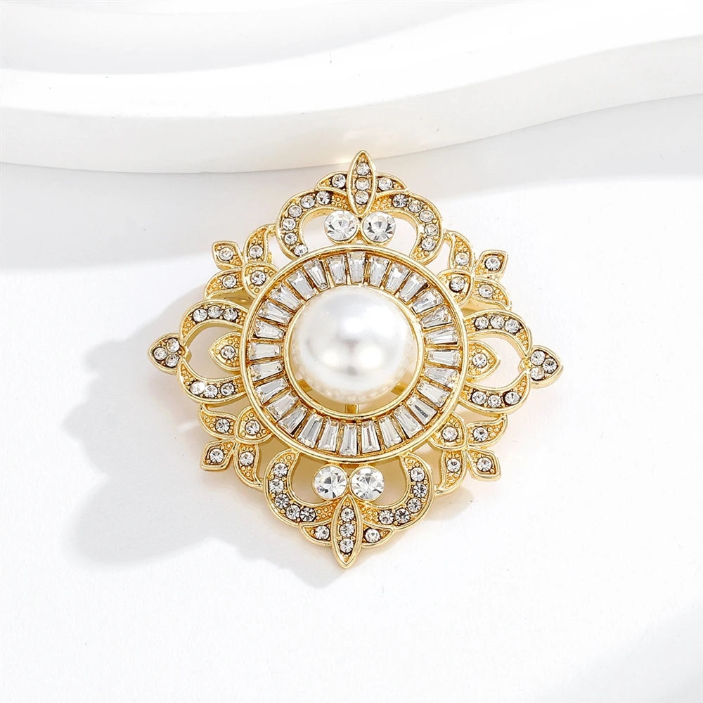 Fashion Luxury Imitation Pearl Glitter Rhinestone Brooches for Girls Sparkle Vintage Pins Jewelry for Women Ladies Accessory