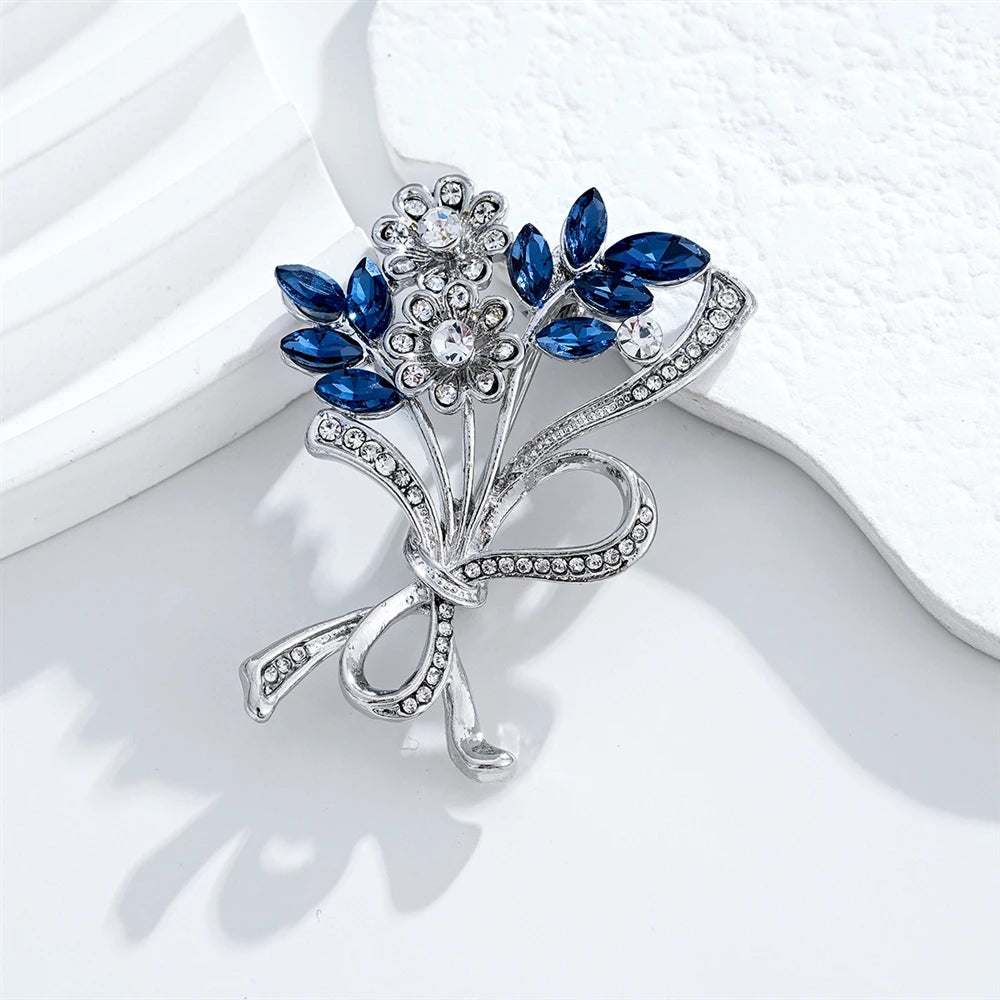Fashion Glitter Flowers Sparking Rhinestone Brooches for Girls Sweet Dainty Pins Jewelry for Women Ladies Accessories New Design