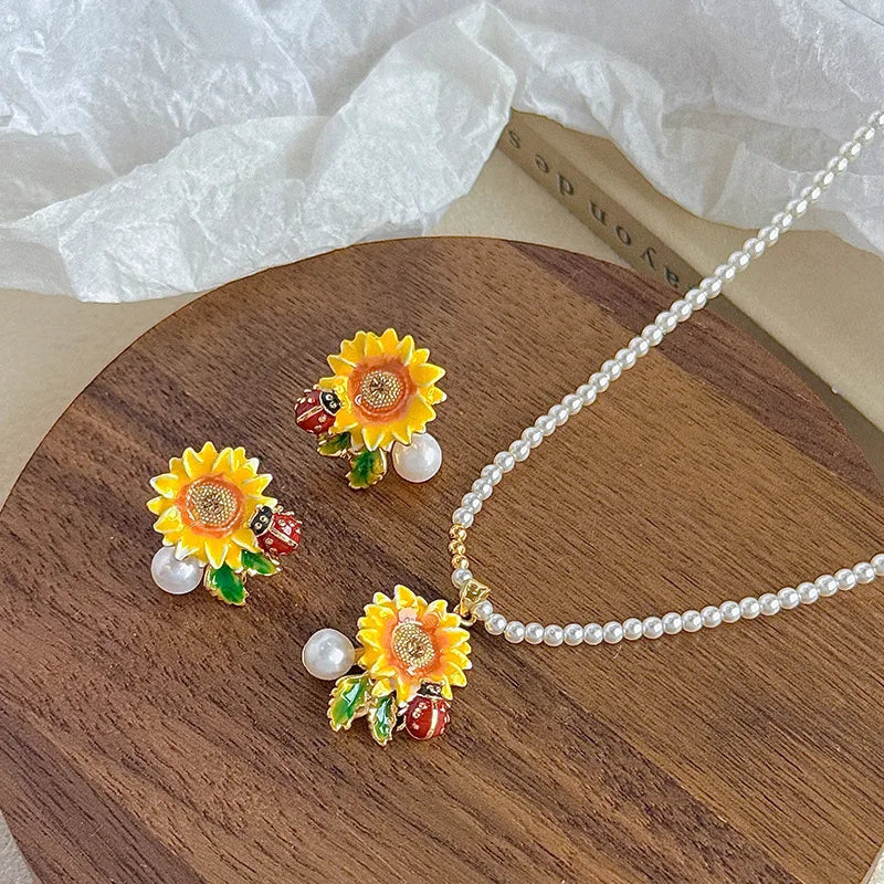 Women Sunflower S925 Silver 18k Gold-plated Freshwater Pearl Stud Earring Fashion Elegant Charms in Stock Jewelry for Causal