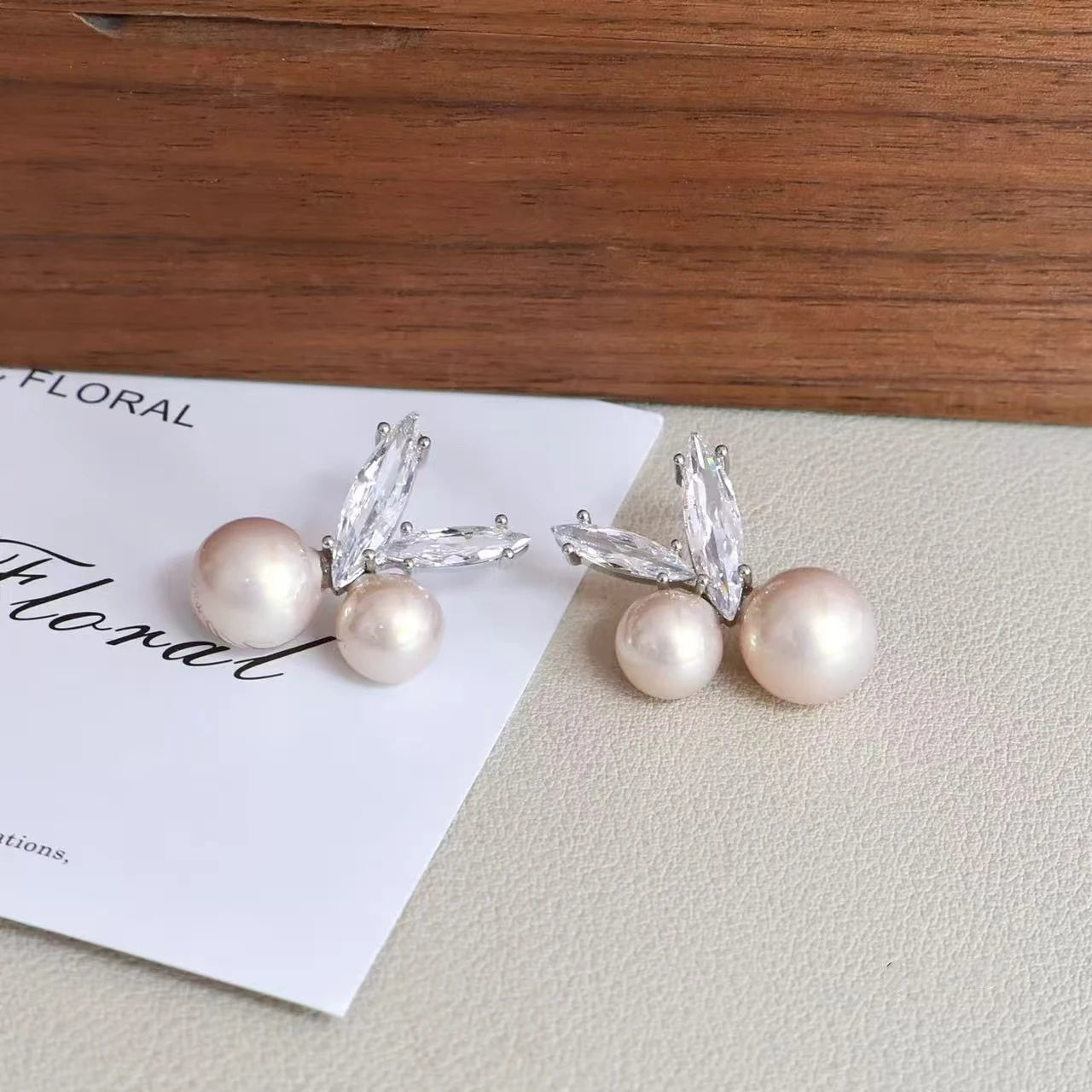 Fashion Sweet Fruit Cherry Elegant Stud Earrings for Girls Chic Trendy Stylish Glitter Jewelry for Women Ladies Accessories