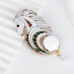 Fashion Animals Horses Sweet Trendy Brooches for Girls Elegant New Year Pins Jewelry for Women Ladies Accessories Wholesale