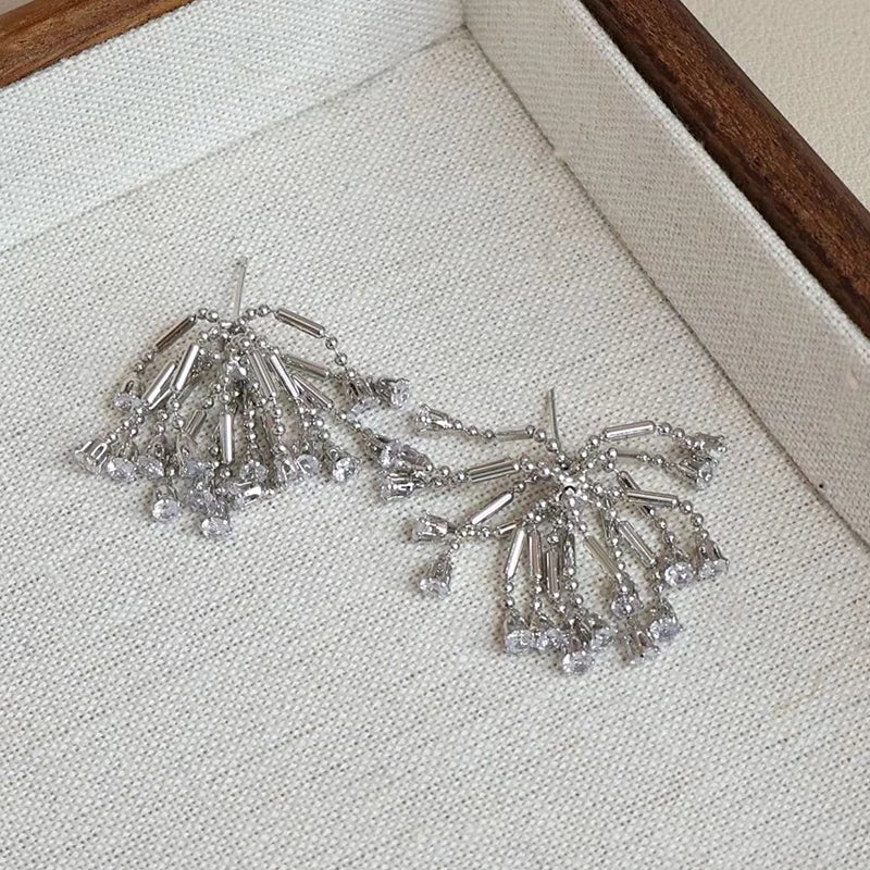 Fashion Sweet Flower Trendy Dainty Drop Earrings for Girls Elegant Glamorous Jewelry for Women Ladies Accessories Wholesale