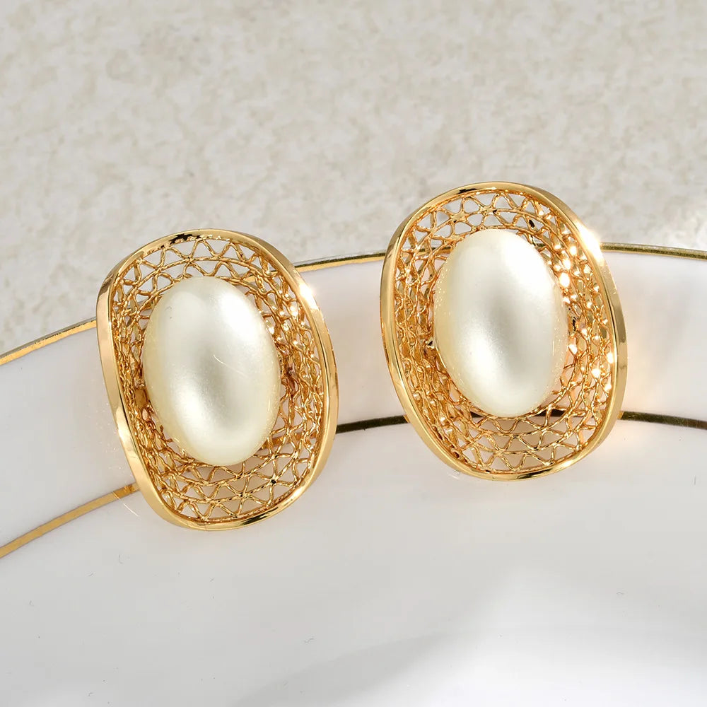 Trendy Retro Court Style Stud Earrings Red Oval Pearl Hollow-out Earrings Fashionable Personality Elegant Women's Ear Jewelry