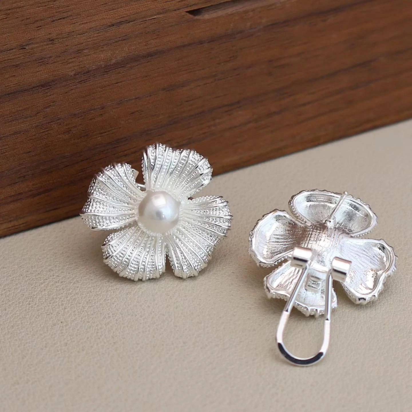 Girls Imitation Pearl Flower Shape Small Stud Earring Fashion Graceful Elegant High Quality Wholesale Daily Jewelry Accessories