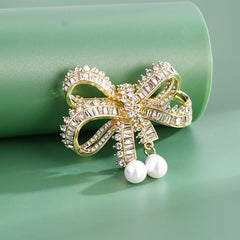 Fashion Bowknot Glitter Imitation Pearl Brooches for Girls Sparking Elegant Graceful Pins Jewelry for Women Ladies Accessories