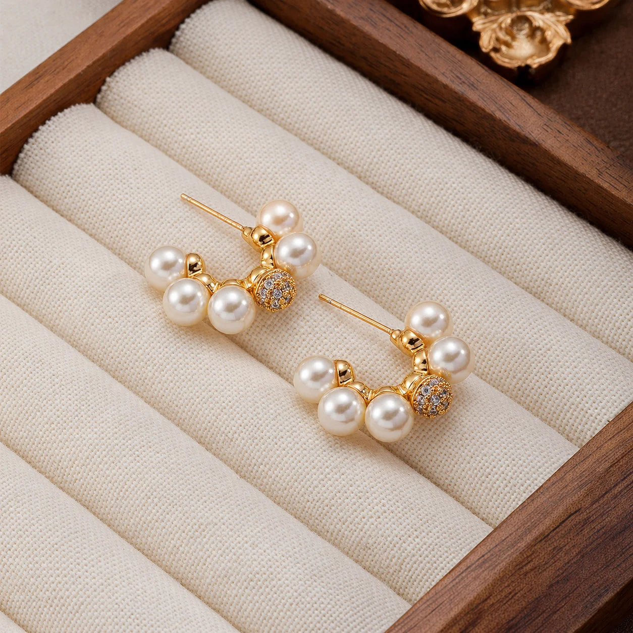 Ladies Pearl 18k Gold-plated S925 Silver Hoop Earring Fashion Elegant Charms Factory Price in Stock Jewelry for Women Causal