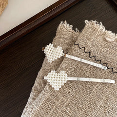 Simple Minimalistic Heart Shaped Hair Clips for Girls Elegant Trendy Bobby Pins for Women Ladies Hair Accessories in Stock