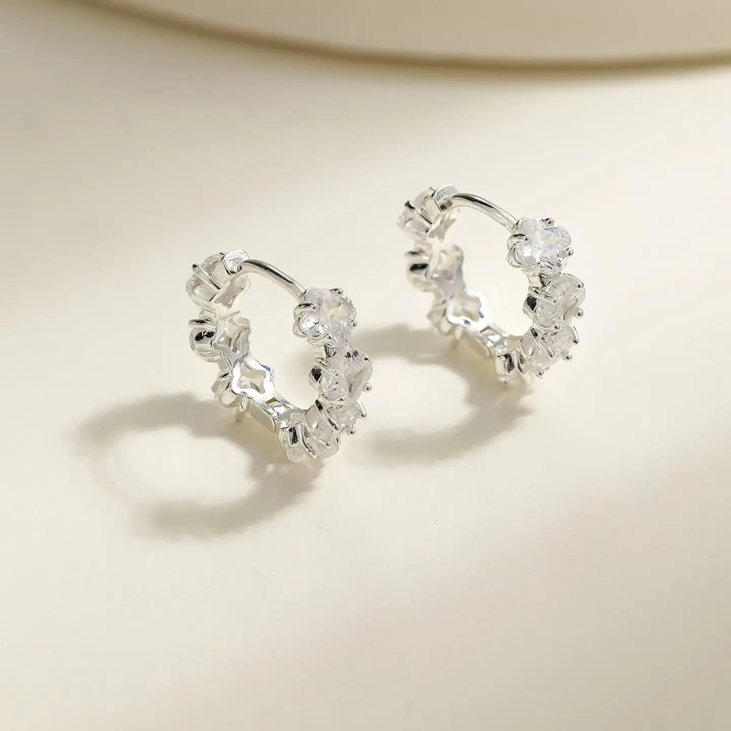 Simple Minimalistic Classic Hoop Earrings for Girls Rhinestone Glitter Jewelry for Women Ladies Accessories Chinese Supplier