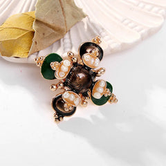 Fashion French Style Vintage Retro Elegant Brooches for Girls Graceful Pins Jewelry for Women Ladies Accessories New Design