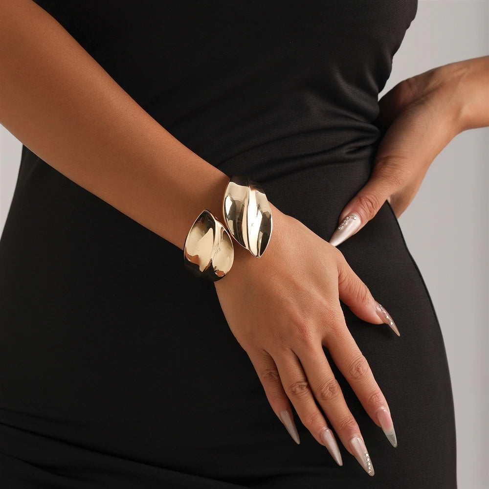 Fashion Luxury Glitter Cuff Bangles for Girls Bold Simple Mental Art Deco Jewellry for Women Ladies Accessories Bracelets