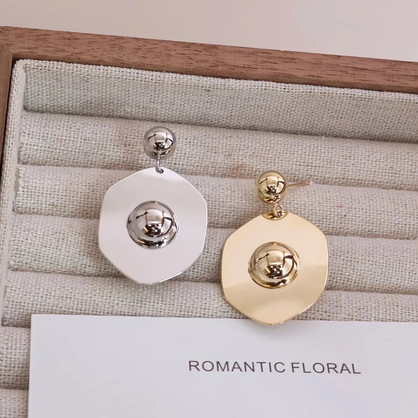 Fashion Trendy Heart Shaped Simple Drop Earrings for Girls Elegant Glamorous Jewelry for Women Ladies Accessories Wholesale
