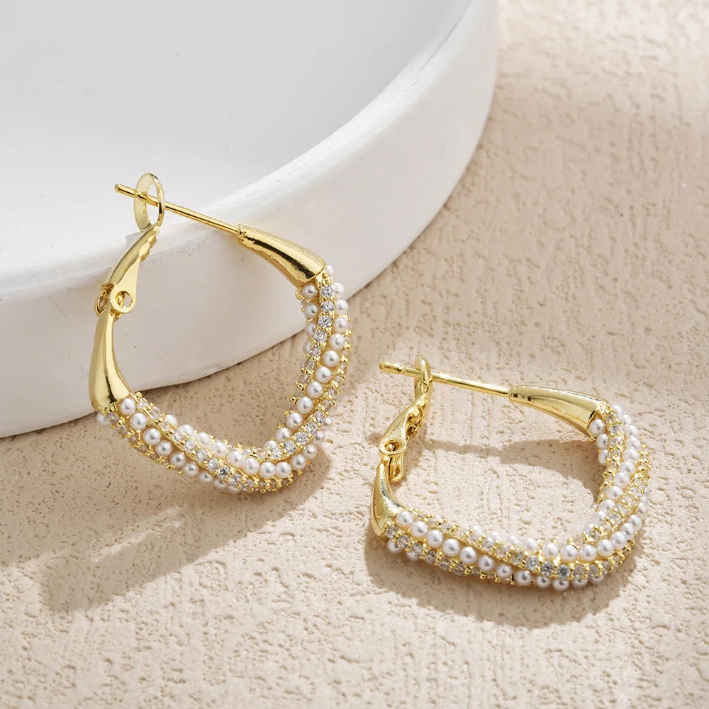 French Imitation Pearl Twisted Hoop Earring 14K Gold Plated Women Elegant Geometric Earrings Fashion Jewelry for Party Wholesale
