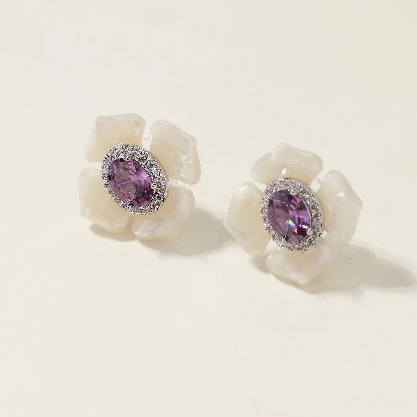 Fashion Fruits Strawberry Bowknot Cherry Stud Earrings for Girls Glitter Elegant Flower Floral Jewelry for Women Accessories