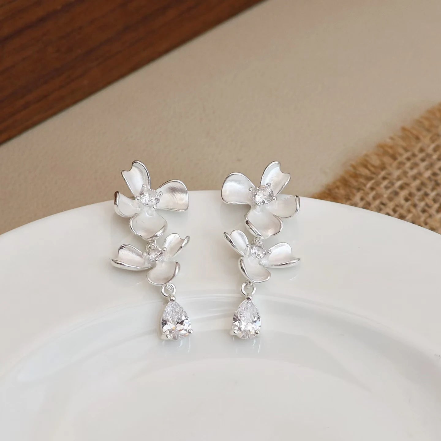 Fashion Glitter Luxury Sweet Elegant Drop Earrings for Girls Heart Shaped Jewelry for Women Ladies Accessories Chinese Supplier