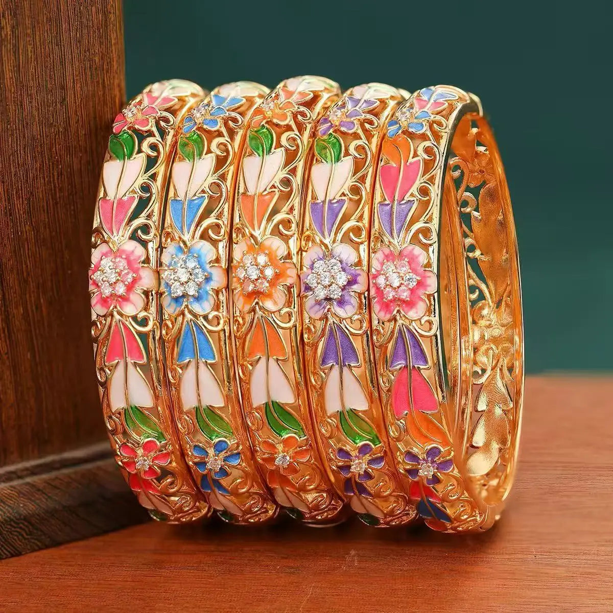 Fashion Exaggerated Vintage Charms Bangles for Girls Luxurious Floral Copper Jewellry for Women Ladies Accessories Bulk Chic