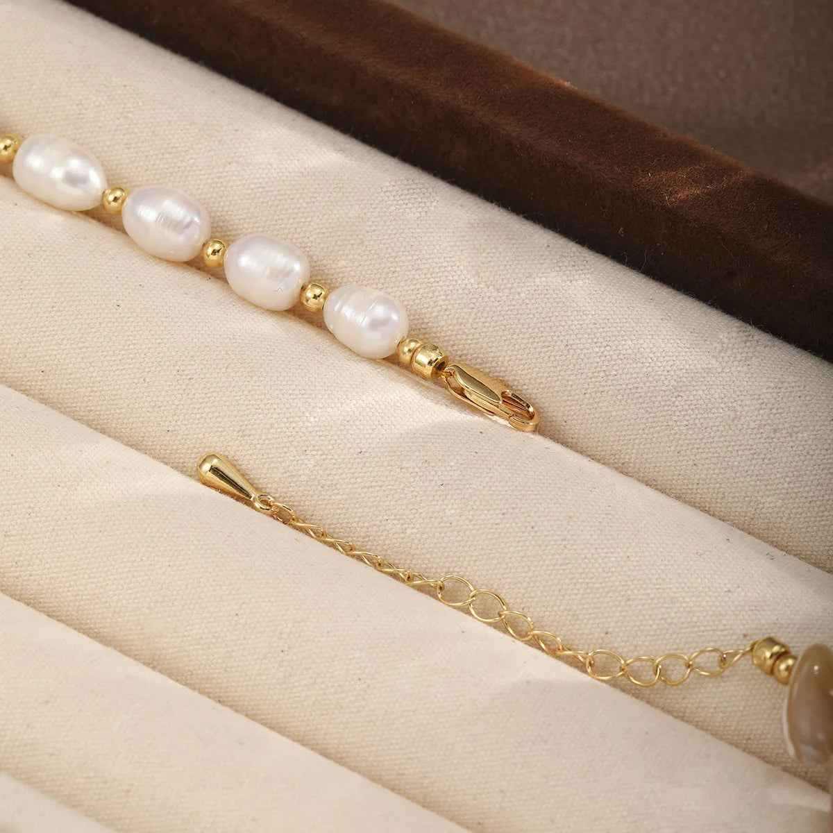 Women White Beige Freshwater Pearl Conch Shell Necklace Fashion Elegant Dainty Factory Price Low MOQ in Stock Jewelry for Daily
