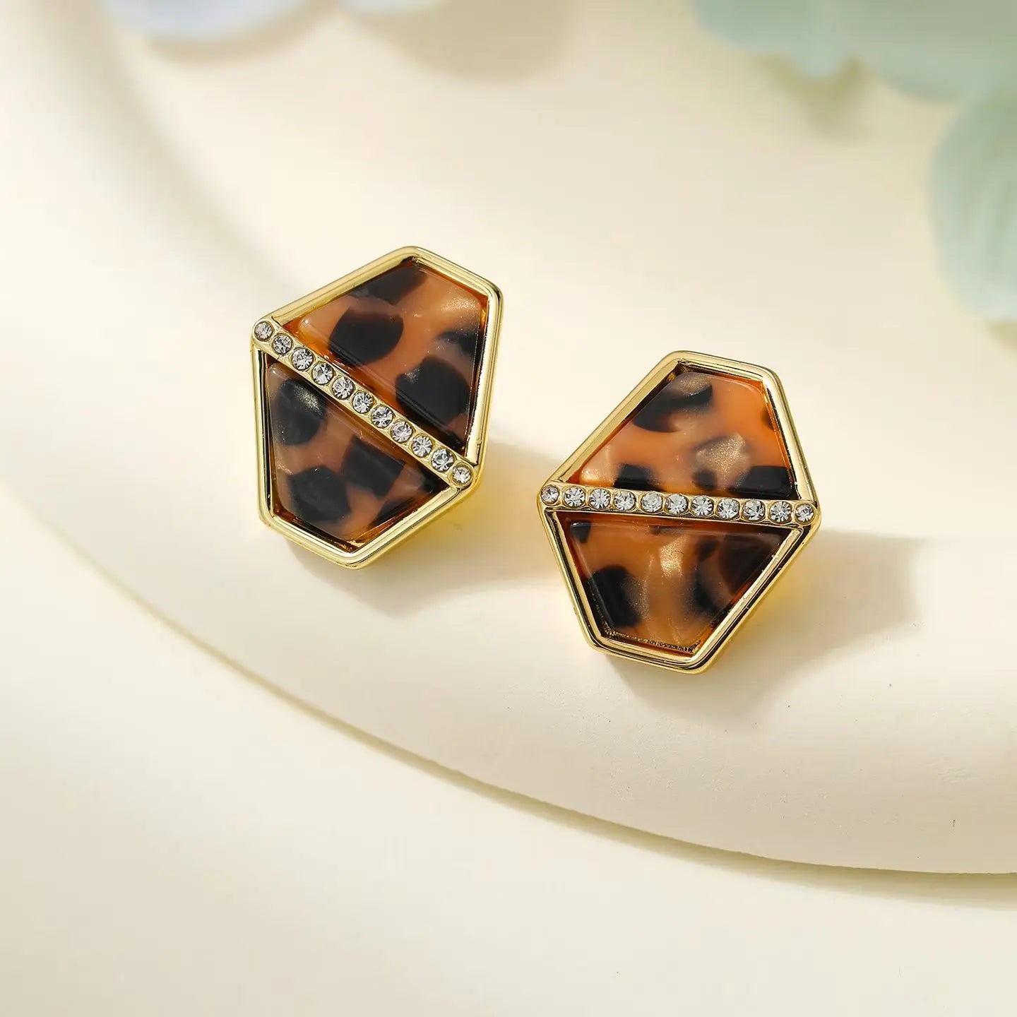 Fashion Sweet Glitter Rhinestone Leopard Stud Earrings for Girls Trendy Elegant Art Deco Jewelry for Women Ladies Accessories