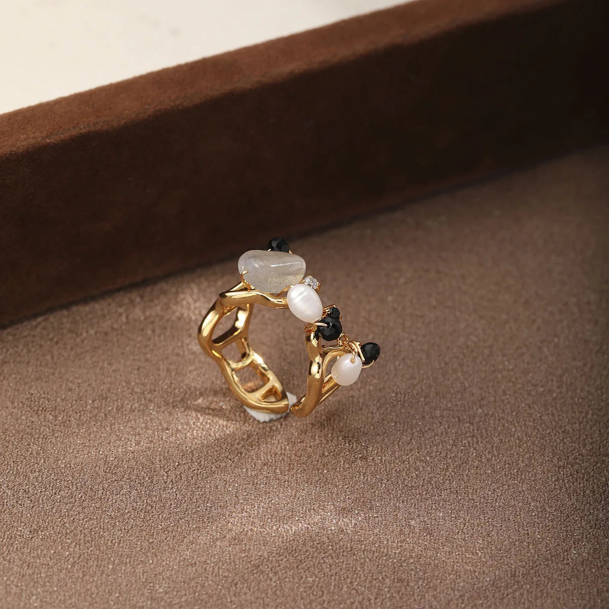 Fashion Natural Stone Pearl 18K Gold Rings for Girls Simple Minimalistic Jewelry for Women Ladies Wholesale China Manufacturer