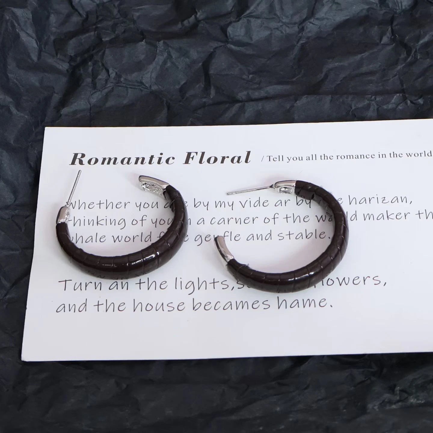 Fashion Simple Classic Minimalistic Hoop Earrings for Girls Sweet Glamorous Dainty Jewelry for Women Ladies Accessories Alphabet