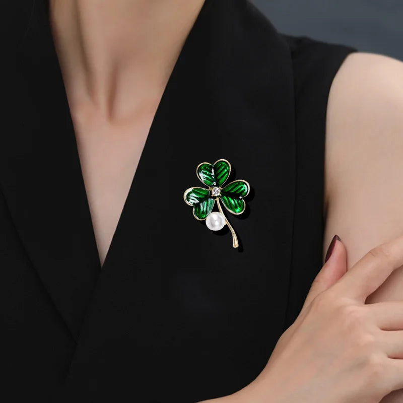 Fashion Sweet Elegant Trendy Clover Plants Brooches for Girls Luxury Glitter Cute Jewelry for Women Ladies Accessories Female