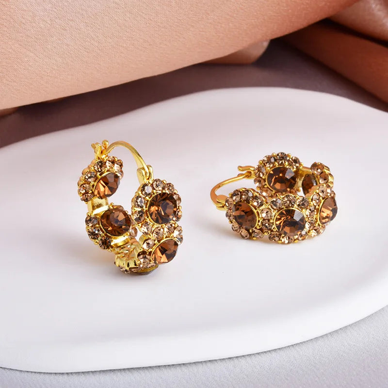 Ultra-shiny Rhinestone Round Stud Earrings Fashion Design Exquisite Lightweight Retro Earrings Women's Glitter Ear Jewelry