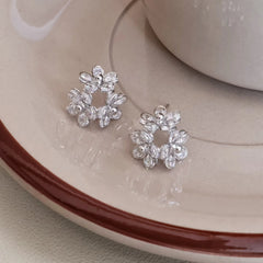 Trendy Designer Simple Glitter Stud Earrings for Girls Elegant Sweet Graceful Jewellry for Women Ladies Accessories Wholesale