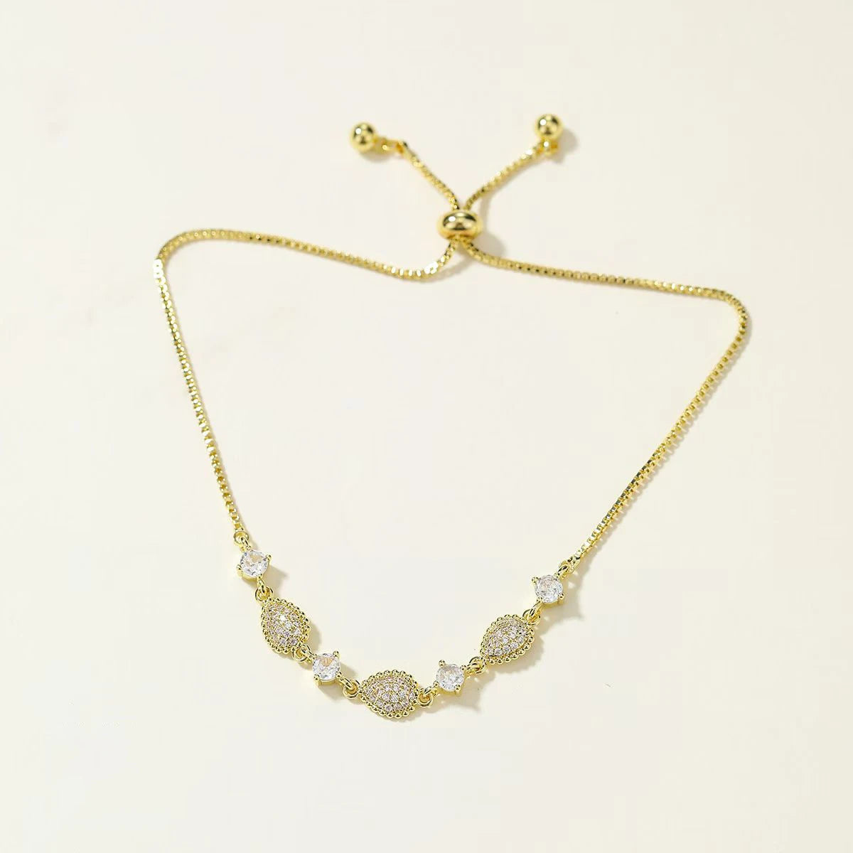 Fashion Simple Classic Minimalistic Necklaces for Girls Elegant Sweet Glamorous Jewelry for Women Ladies Accessories Wholesale