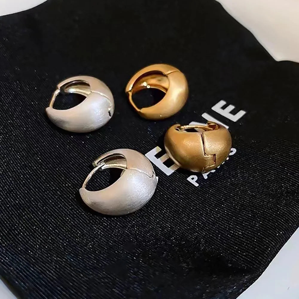 French Retro Minimalist Hoop Earrings Brushed Copper Plated Gold Ear Buckles High-end Huggie Accessories European American Bulk