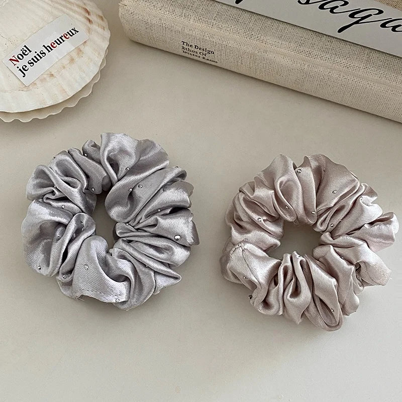 Elegant Satin Hair Ties Silver Pearl Beads Scrunchies High-end Fashion Hair Accessories for Women Girls Hair Bands Wholesale