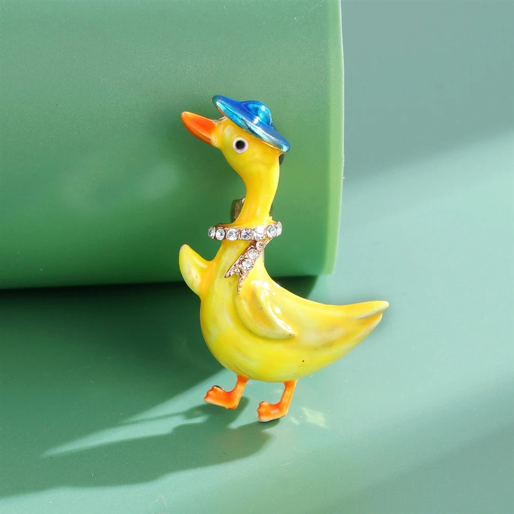 Cartoon Cute Yellow Duck Sweet Brooches for Girls Sweet Animals Stylish Pins for Women Ladies Accessories Jewelry Wholesale