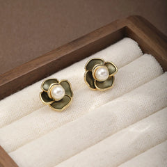 Fashion Vintage Luxury Flower Pearl Stud Earrings for Girls Sweet Jewelry for Women Ladies Wholesale Bulk China Manufacturer
