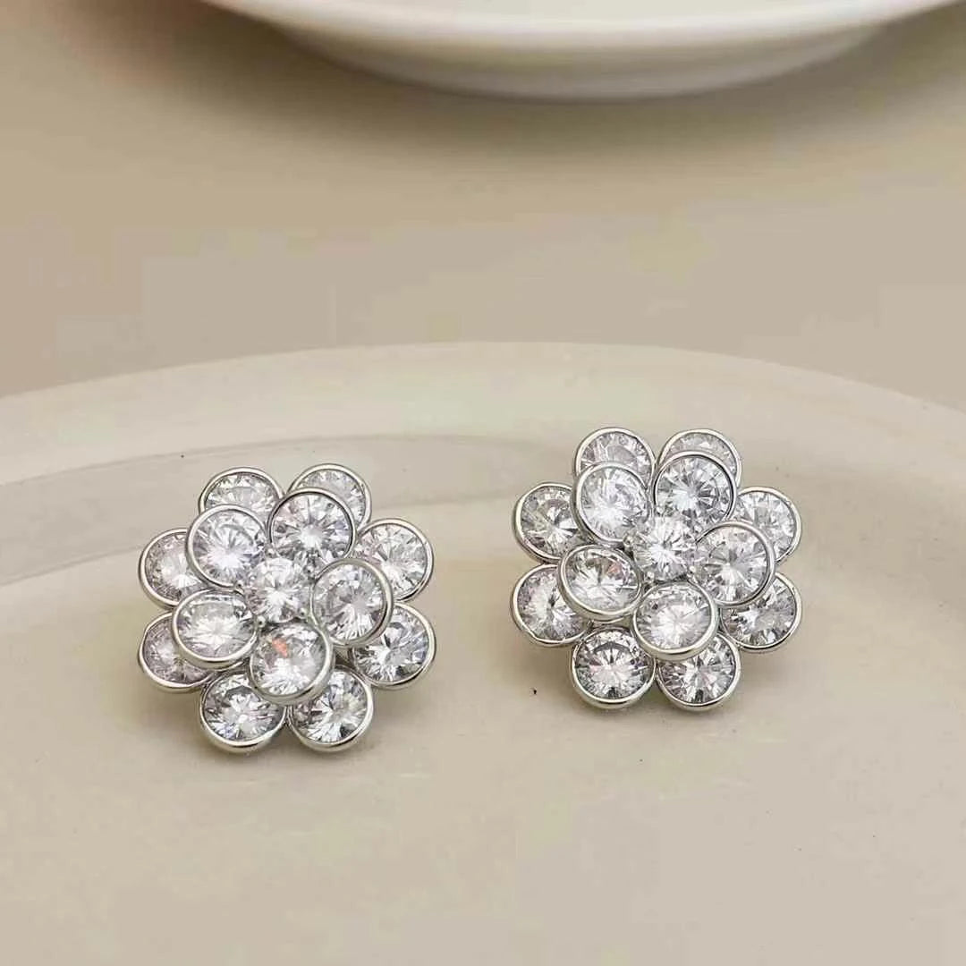 Fashion Glitter Sparkle Elegant Fine Stud Earrings for Girls Artificial Glamorous Jewelry for Women Ladies Accessories Wholesale