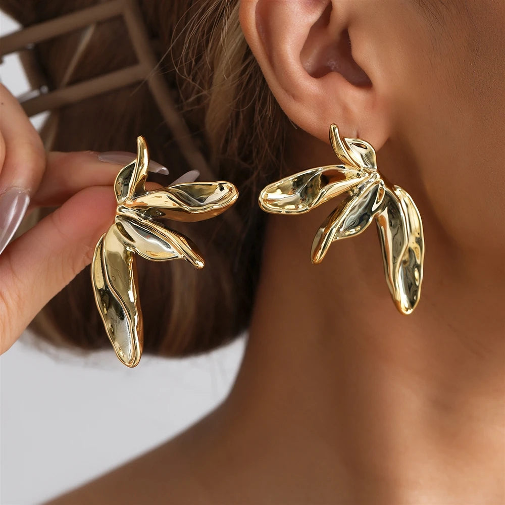 European and American Style Bold Dainty Luxury Drop Earrings for Girls Elegant Glamorous Jewelry for Women Ladies Accessories