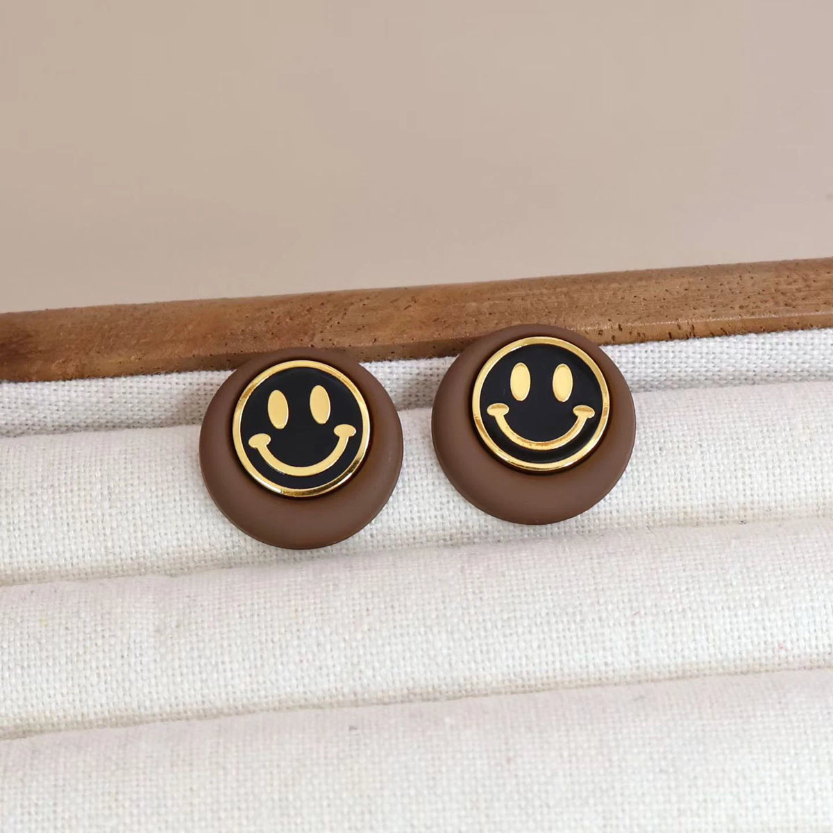 Women Circle Shape Smiling Face Decorative Mini Stud Earring Fashion Simple Graceful Bulk Order Jewelry Accessories for Street