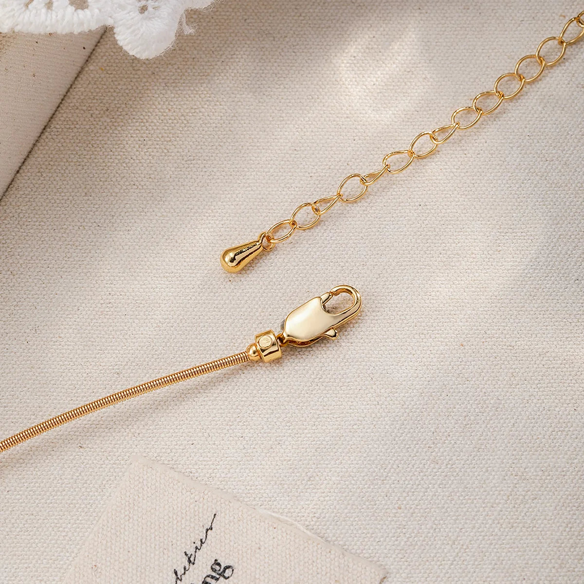 Fashion Crystal Red Agate Freshwater Pearl Tiger Eye Stone Natural Stone Copper 18K Gold Necklace for Girls Jewelry for Women