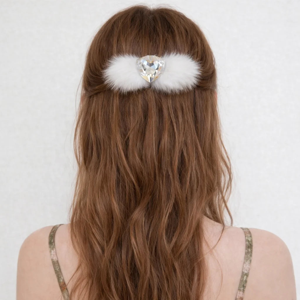 Fashion Trendy Glitter Heart Shaped Comb Hair Clips for Girls Sweet Elegant Graceful Hair Accessories for Women Ladies Female