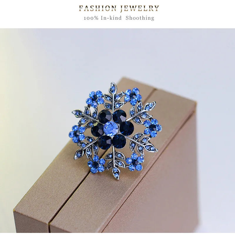 Fashion Glitter Rhinestone Elegant Sweet Brooches for Girls Stylish Pins Jewelry for Women Ladies Accessories New Design Chic