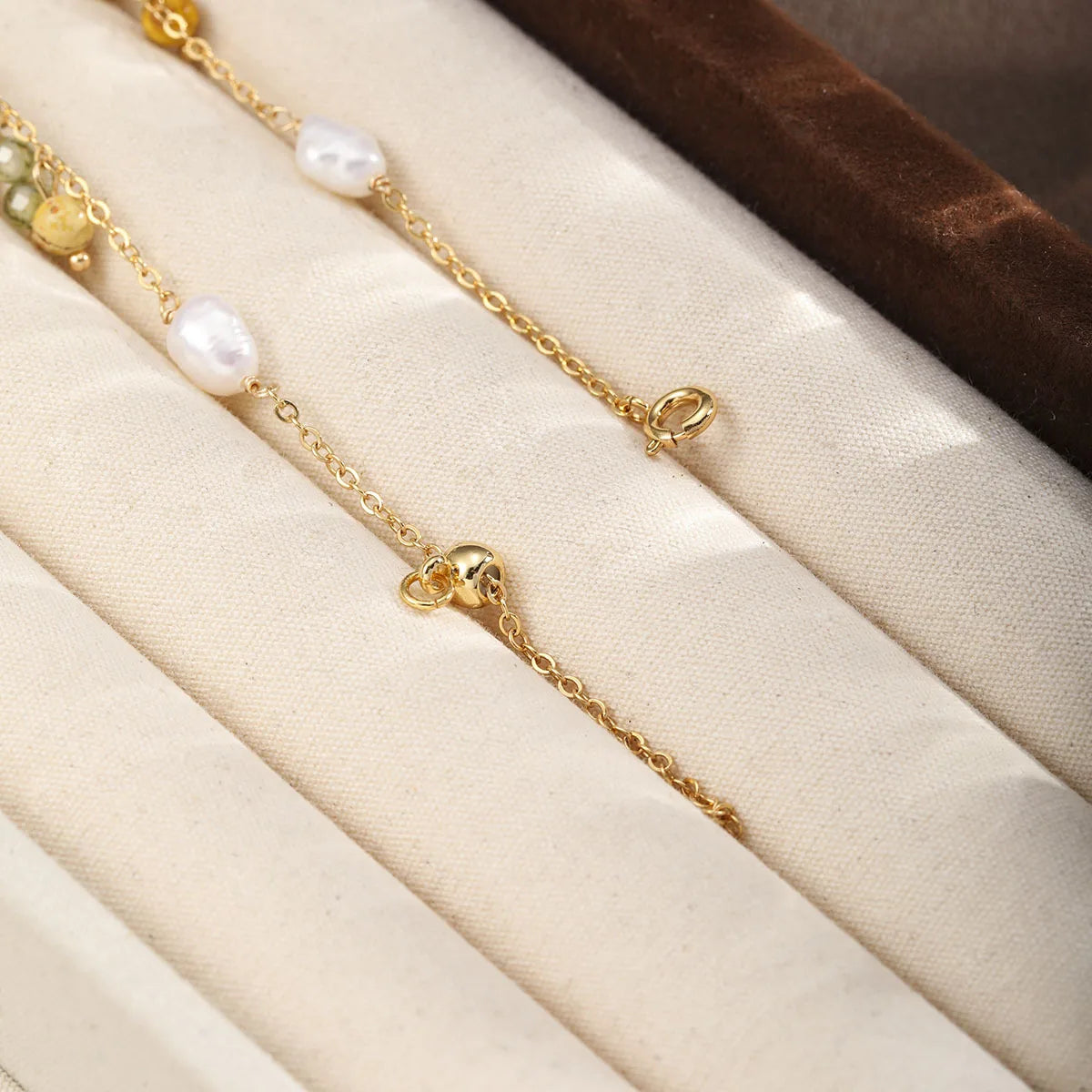 Fashion Rose Dried Flowers Freshwater Pearl Glass Crystal Yellow Jasper Bracelets for Girls Jewelry for Women Ladies Wholesale