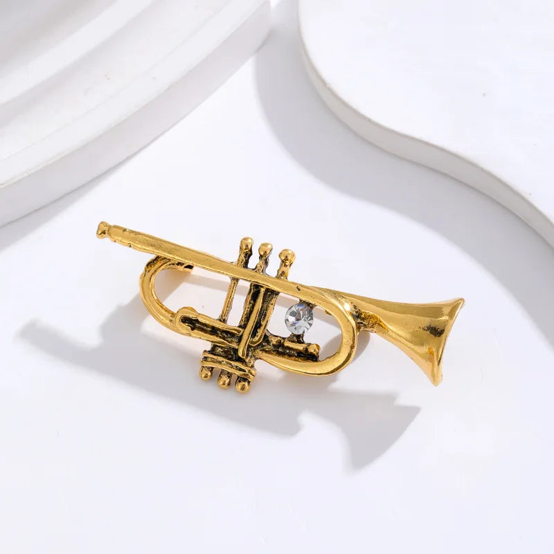 Fashion Trumpet Music Sweet Brooches for Girls Simple Minimalistic Elegant Pins Jewelry for Women Ladies Accessories Wholesale