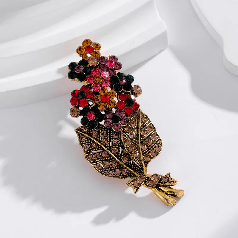 Fashion Trendy Glitter Vintage Retro Brooches for Girls Luxury Rhinestone Pins Jewelry for Women Ladies Accessories Wholesale