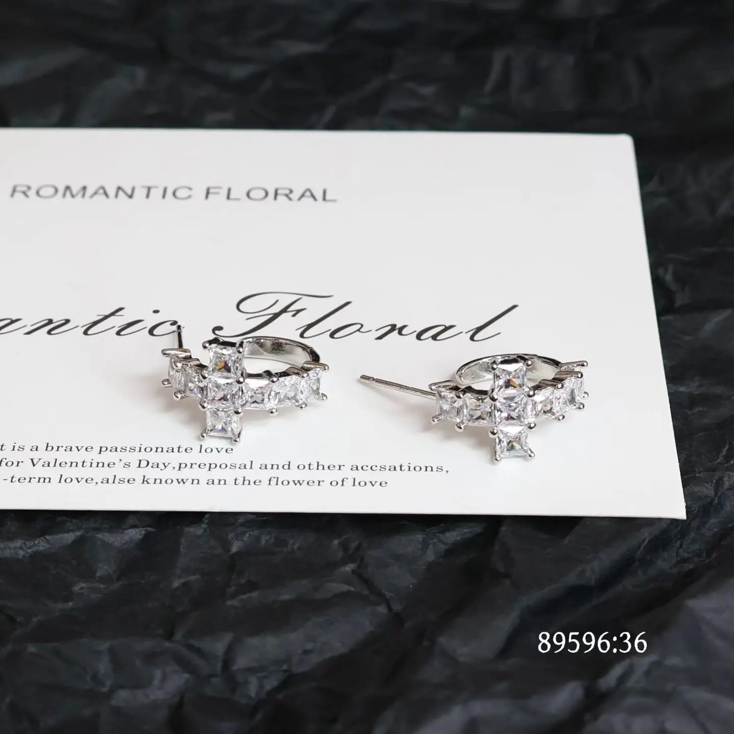 Women Hot Sale Creative Design Small Hoop Earring Fashion Elegant Graceful Charms Lightweight Bulk Jewelry Accessories for Daily