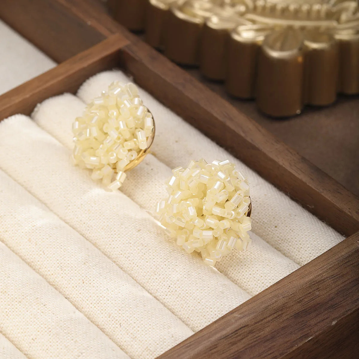 Fashion Elegant Flower Simple Minimalistic Stud Earrings for Girls Sweet Trendy Jewelry for Women Ladies Wholesale China Factory
