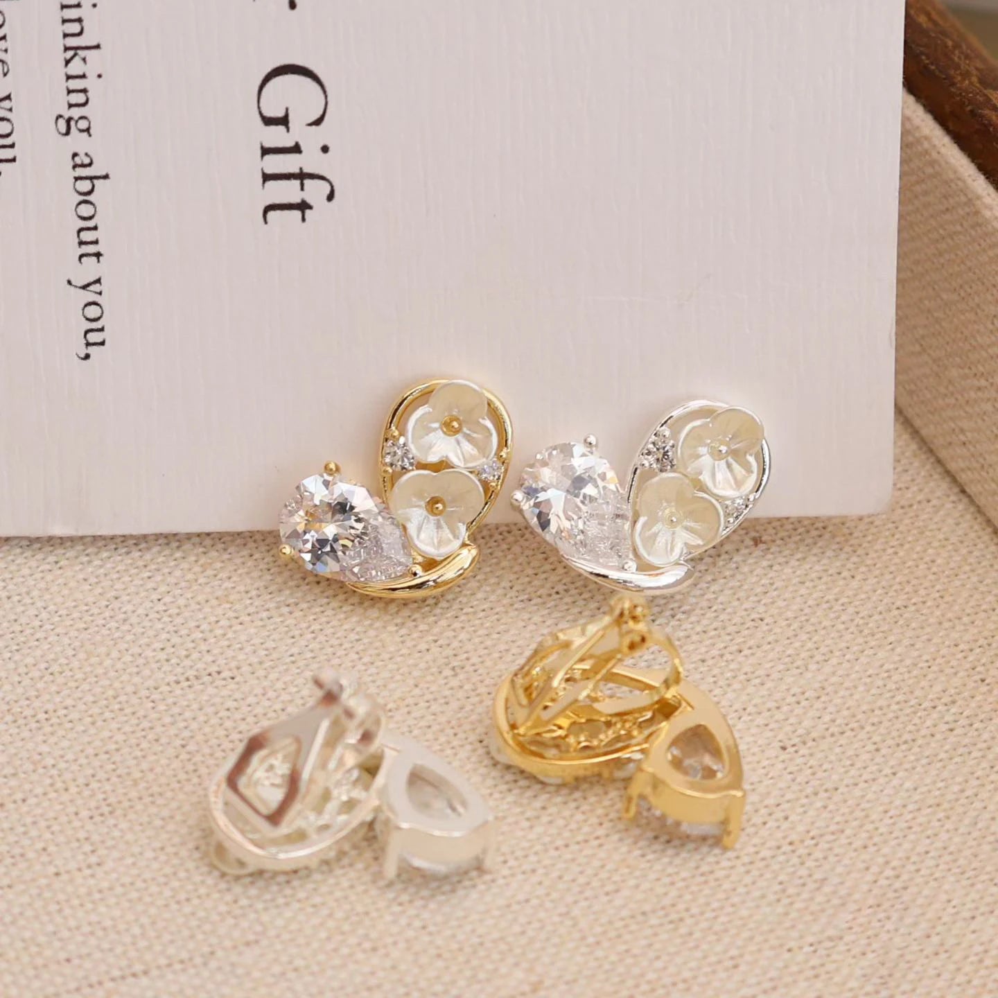 Ladies Creative Design Flower Shape Imitation Pearl Small Mini Clip-on Earring Fashion Glamorous Bulk Street Jewelry Accessories
